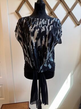 Tie-Front Abstract Print Women’s Blouse in Black and Gray